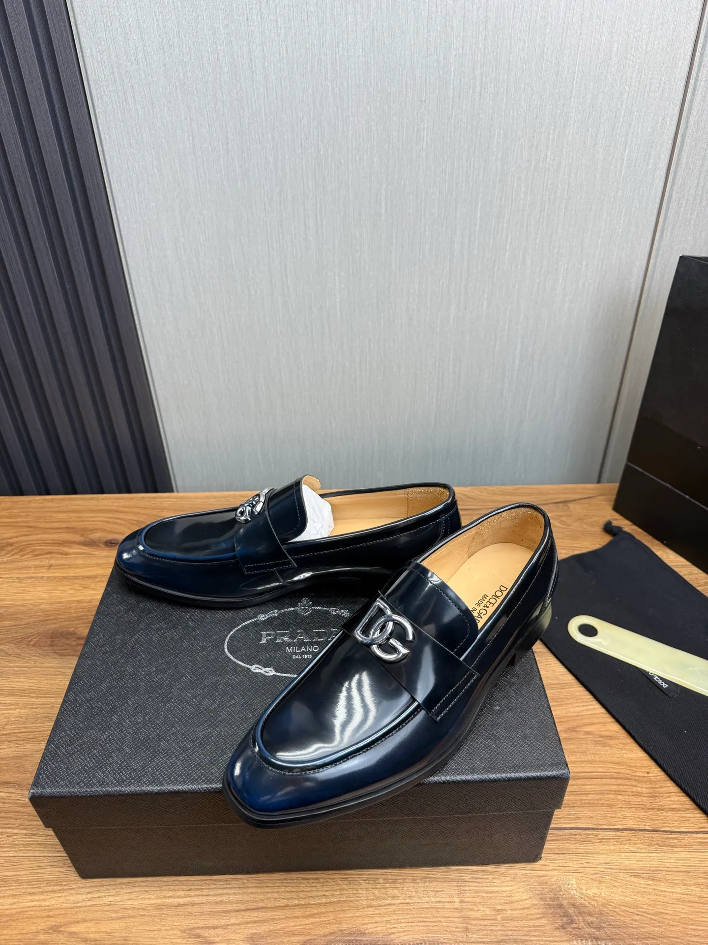 Factory price 520💰 Dolce&G .DG men's loafers👞 Classic and fashionable style, embellished with personalized DG logo. Imported cowhide, open-edge beaded cowhide, cowhide lining, original non-slip and wear-resistant outsole Size: 39-44 (customized at 38.45)